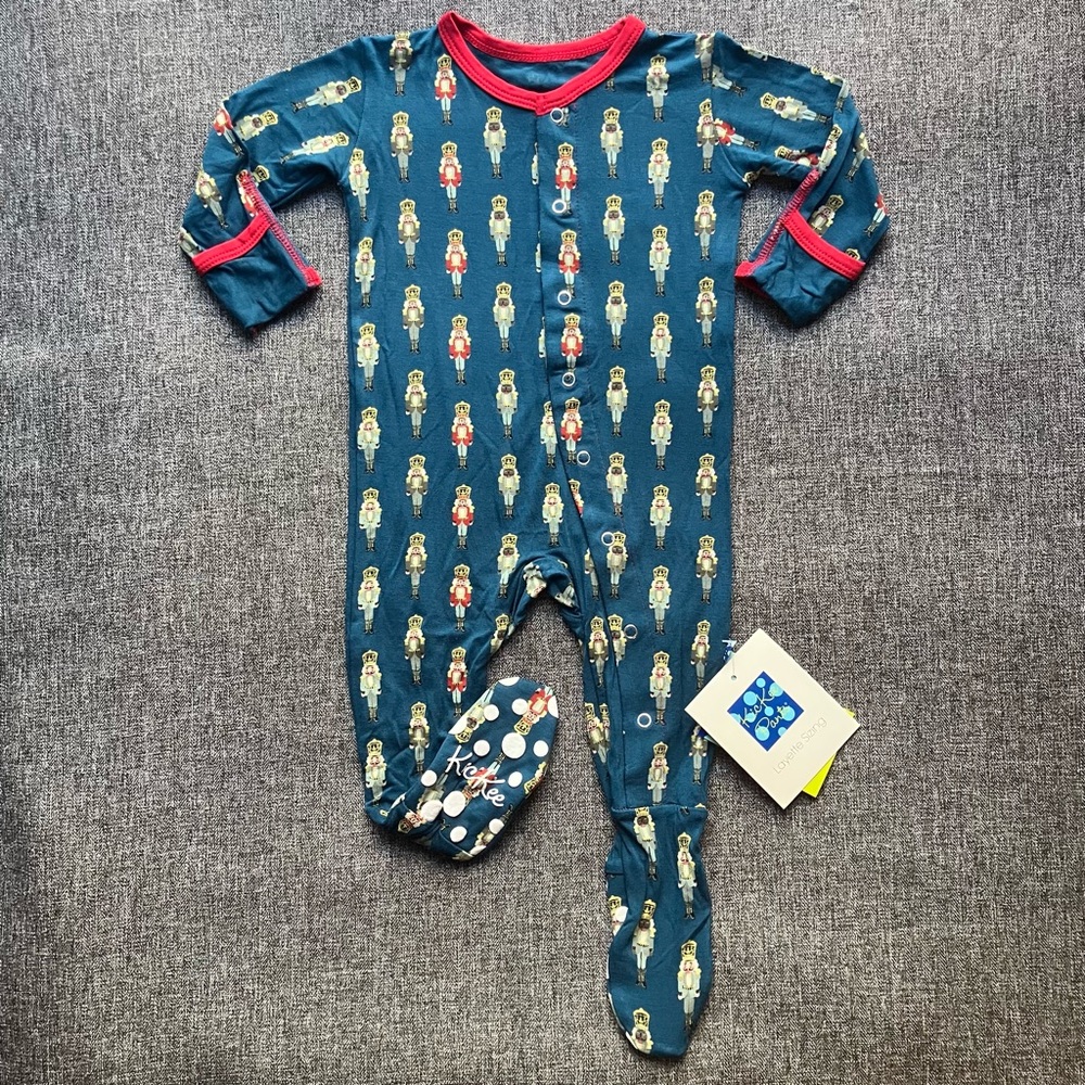 NWT Kickee Pants Print Footie with Snaps in Peacock Nutcracker Bamboo 3-6M